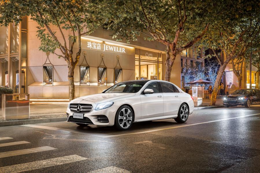  Mercedes-Benz E320 L AMG Line 4Matic 2016 года  (фото 1 из 13)